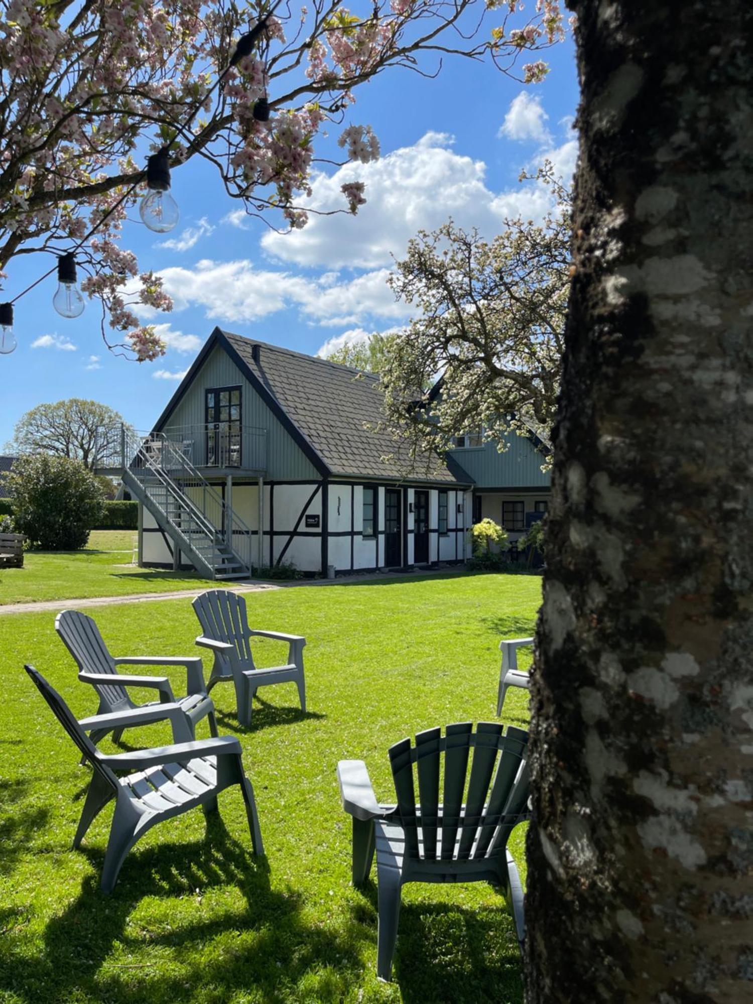 Kirsebaerkroen - The Inn Between Praesto Exterior photo